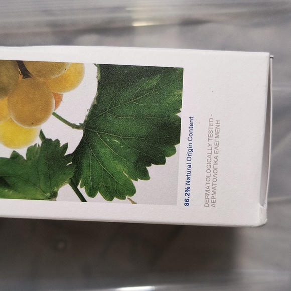 Korres White Pore Detox Clarifying Mask - Picture 3 of 6